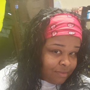 Meet your Posher, Kelyia